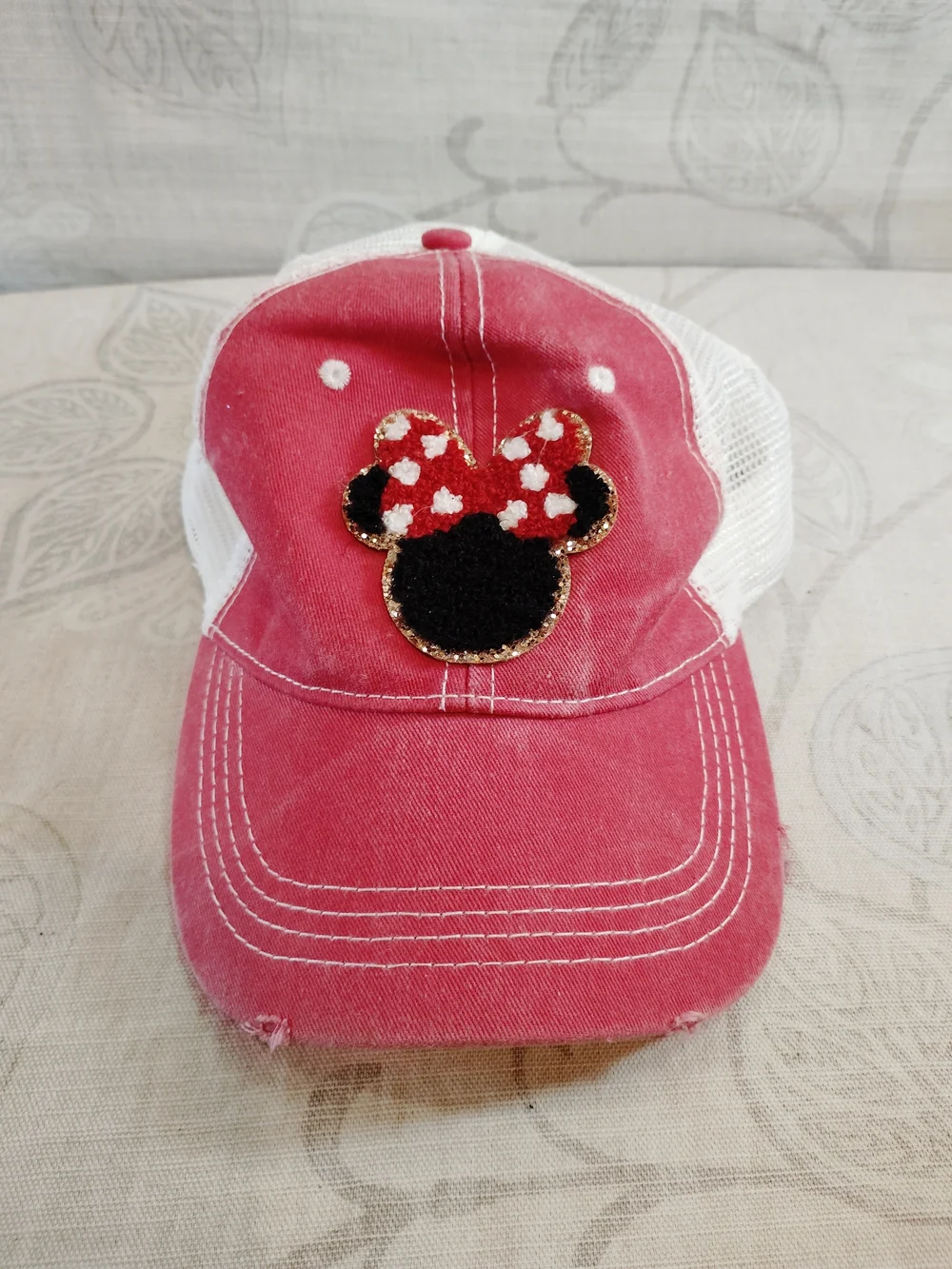 Kids Red Mesh-Back Hat with Minnie Bow Patch